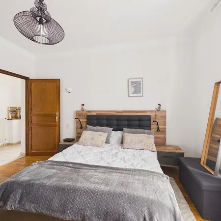 Maison Pour 4 Avec Terrasse - Centre *